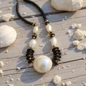 Vintage 1980s Black Wood Disc and Mother of Pearl Necklace, Boho, Eclectic Beach